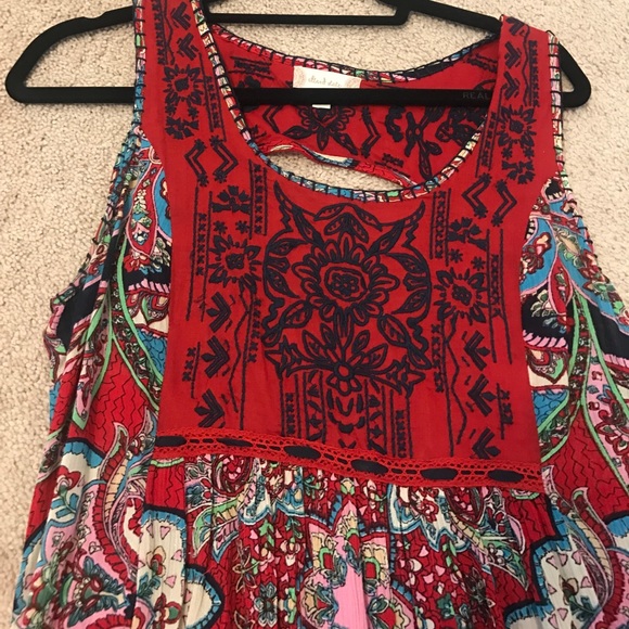 ADORABLE red multicolored altar'd state dress - Picture 2 of 3